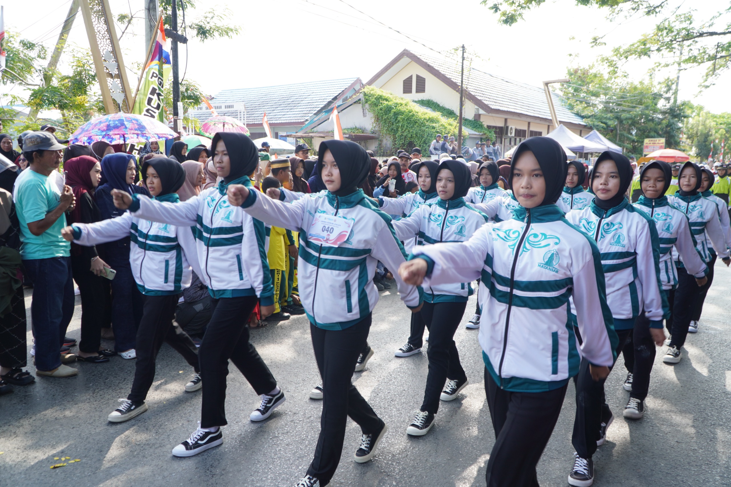 Lomba Gerak Jalan Kusan Hilir Meriah Sambut HUT RI ke-81 8