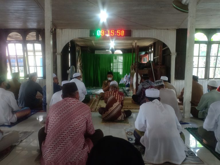 Hari Ketiga Kunjungan ke Desa, Bupati Akan Berikan Bantuan Hibah Pembangunan Masjid Raudatul Istihadah