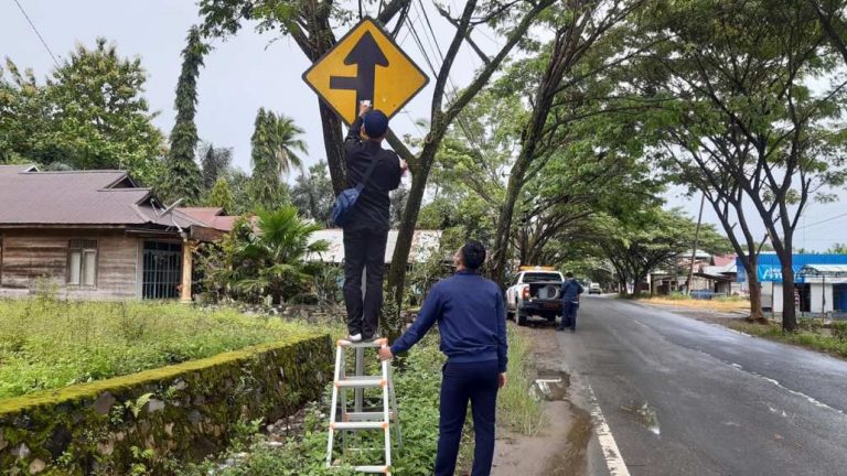 Dishub Tanbu Fokuskan Fasilitas Keselamatan Untuk Penungguna Jalan 5 Dishub Tanbu Fokuskan Fasilitas Keselamatan Untuk Penungguna Jalan