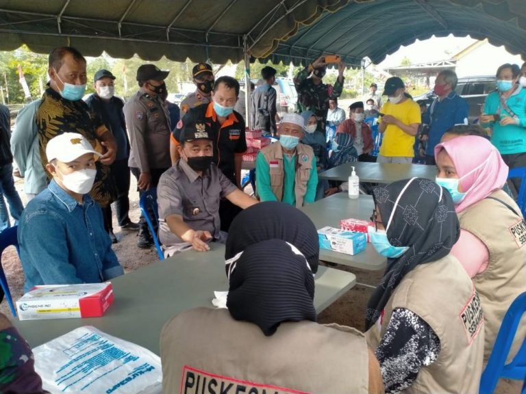 Bupati Zairullah Tinjau Posko Penjagaan Covid-19 di Perbatasan Satui