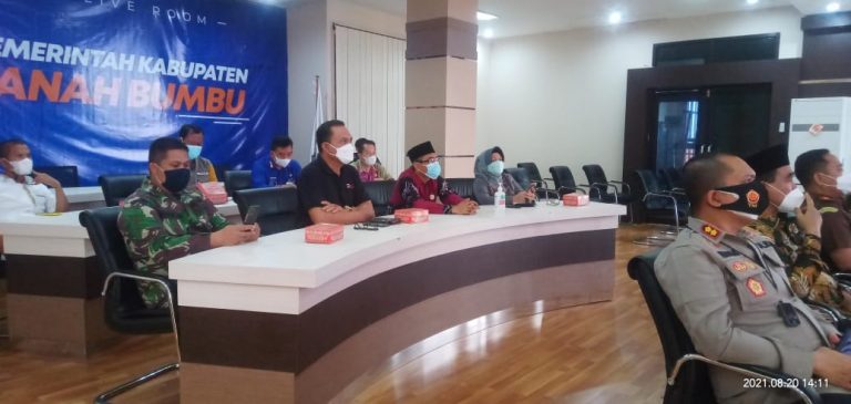 Bupati Tanbu Laporkan Upaya Pencegahan Covid-19 Kepada Menko