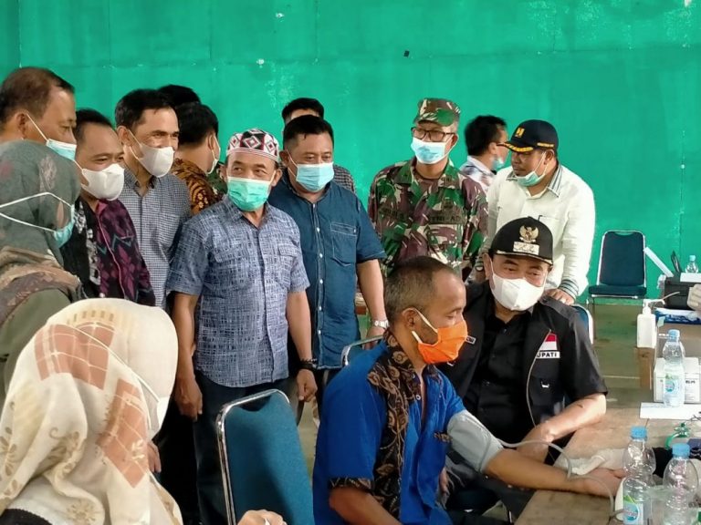 Bupati Zairullah Tinjau Pelaksanaan Vaksin di Tiga Kecamatan