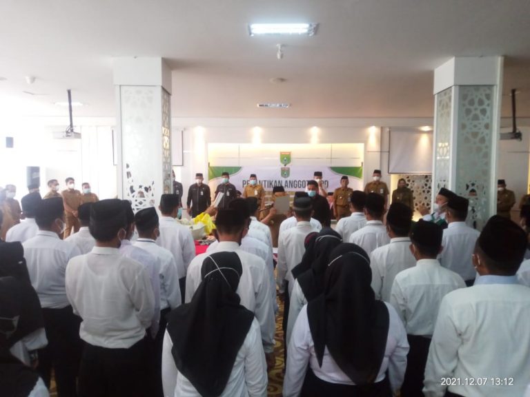 Lantik Anggota BPD, Bupati Sebut Pentingnya Pendidikan di Tengah Kemajuan Teknologi