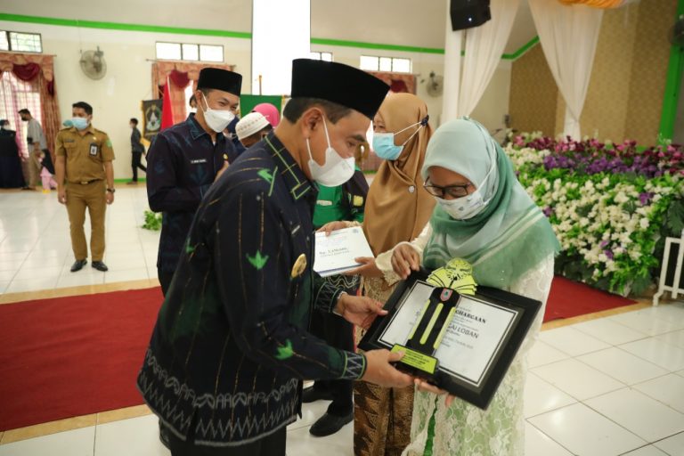 Sekolah di Tanah Bumbu Berhasil Raih Penghargaan Adiwiyata