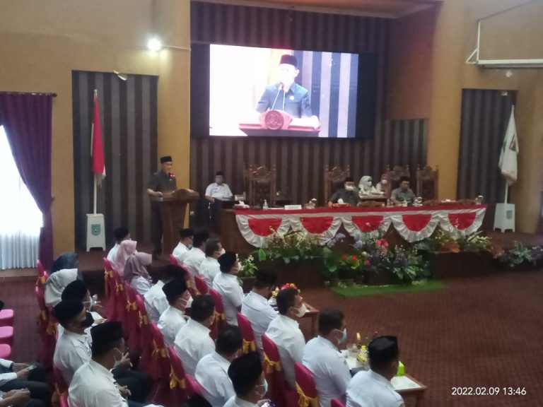 Wakili Bupati, Sekda Sampaikan Jawaban Bupati Pada Rapat Paripurna 7 wabup