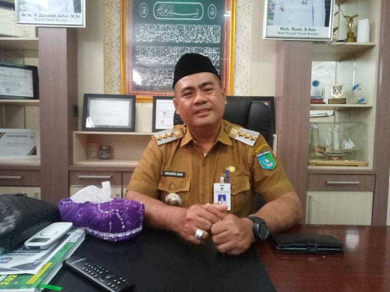 Camat Kusan Hilir Sebut Desa Tanete dan Penyolongan Susah Signal, Sehingga Perlu Diperhatikan