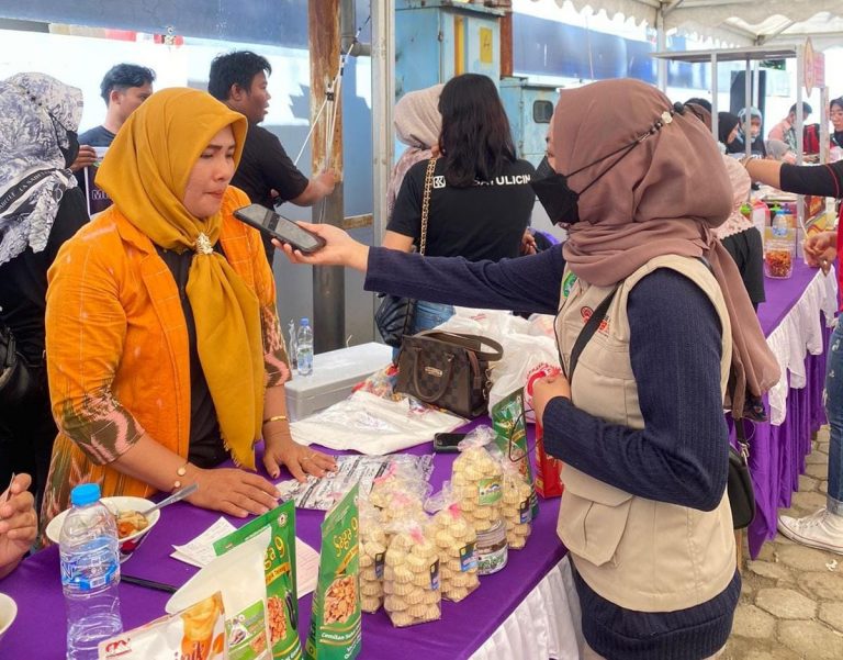 UMKM Tanah Bumbu Gunakan QRIS Dalam Bertransaksi
