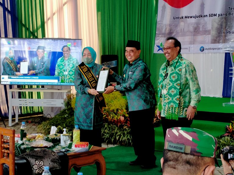 Wahyu Windarti Zairullah Dikukuhkan Sebagai  Bunda Literasi Tanbu