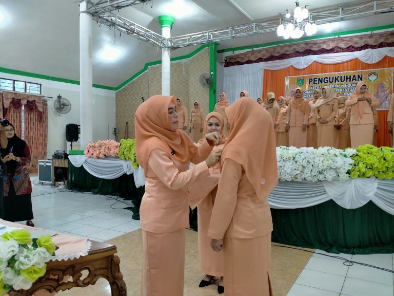 Ketua Beserta Pengurus DWP Unit SKPD Se-Kabupaten Tanbu Dikukuhkan 