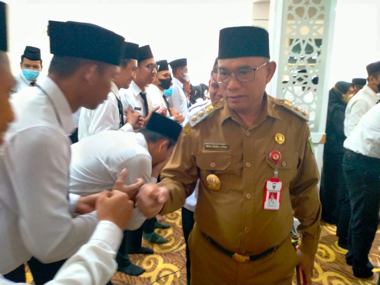 Pada Pelantikan Pejabat Fungsional, Zairullah Doakan Muhammad Rusli Jadi Penerusnya