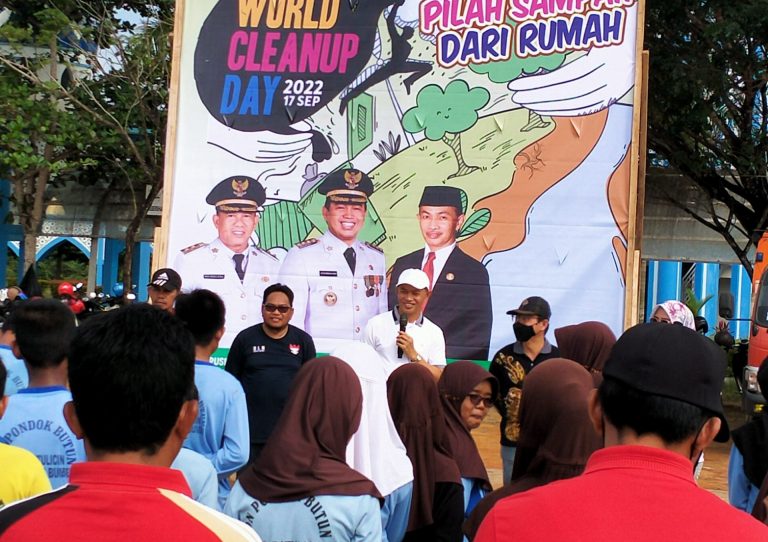 Sekda Ambo Sakka Hadiri Aksi Bersih Lingkungan dan Pilah Sampah