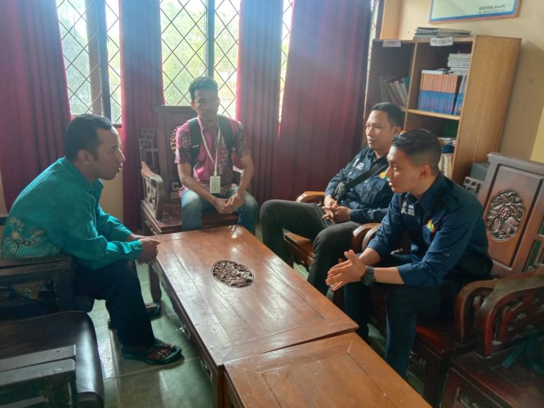 DKPP Tanah Bumbu dan YESS Kunjungi SLB tanah Bumbu, Guna Kenalkan Programnya