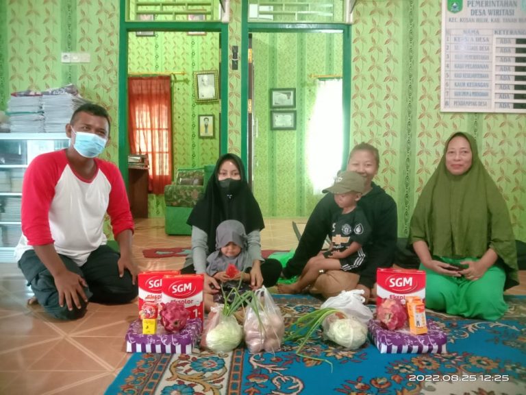 Tekan Angka Stunting, Pemdes Wirittasi Rutin Bagikan PMT