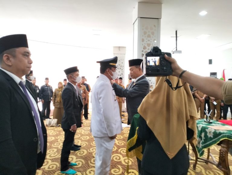 Bupati Tanah Bumbu Lantik 27 Pejabat Struktural dan Pejabat Fungsional