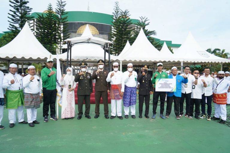 Tanbu Lepas 445 Atlet ke Porprov Kalsel