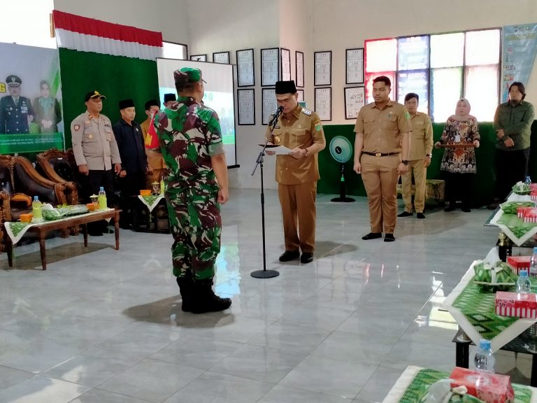 Bupati Zairullah Kukuhkan Bapak Asuh Anak Stunting Tanah Bumbu 