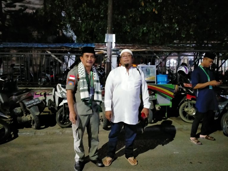 Tim Satpol PP Tanbu Tertibkan Jamaah Lailatul Jumat yang Melanggar Aturan
