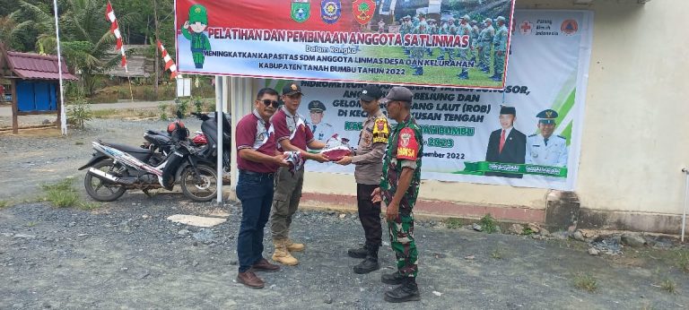 13 Desa Wilayah Kusan Tengah Ikuti Pelatihan dan Pembinaan Anggota Satlinmas