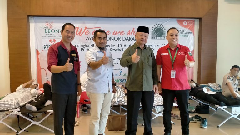 Kompak Peringati HUT dan HKN Ke-58 dengan Gelar Donor Darah