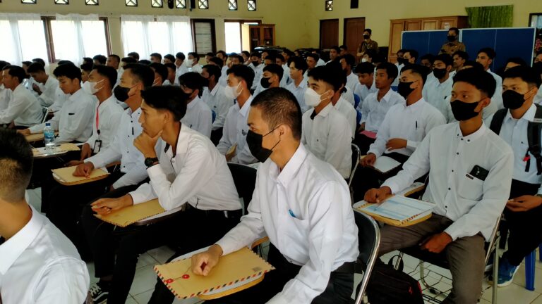 SMKN 1 Simpang Empat Berhasil Raih Penghargaan Tiga Tahun Berturut