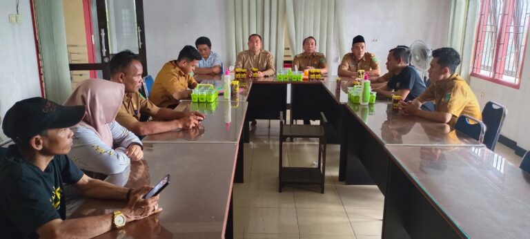 Camat Sungai Loban Gelar Rakor dengan Semua Kepala Desa di Wilayahnya