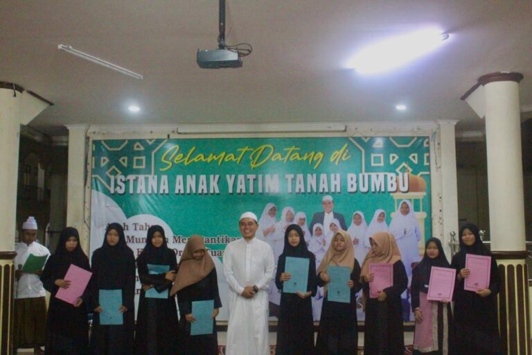 Bupati Zairullah Wisudakan 27 Pelajar Tahfizul Quran Istana Anak Yatim