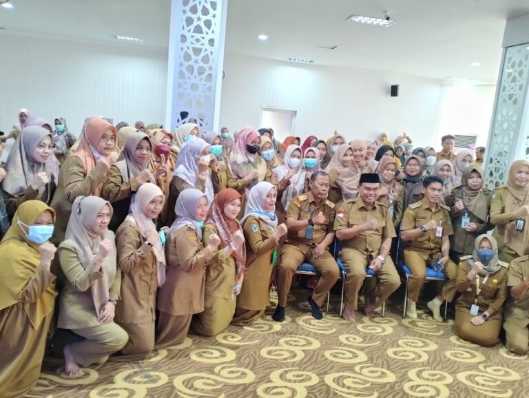 Tekan Angka Stunting, Pemkab Tanah Bumbu Review Pertemuan e-PPGBM dengan Para Bidan