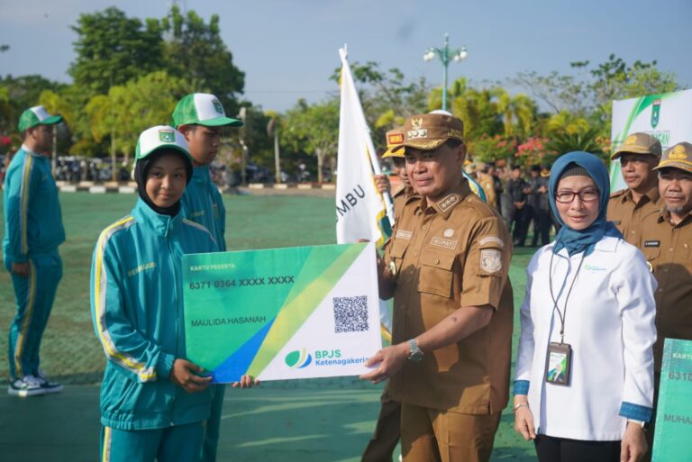 Bupati Tanah Bumbu Lepas Kontingan Atlet POPDA 2023