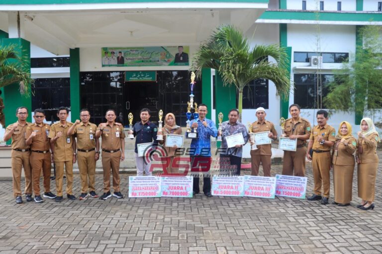 Kadis PMD Serahkan Reward Pemenang Lomba Inovasi Tepat Guna Tingkat Kabupaten