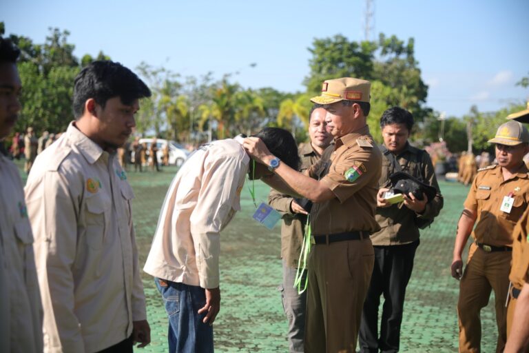 Sekda Tanah Bumbu Lepas 23 Peserta Pemagangan Program YESS