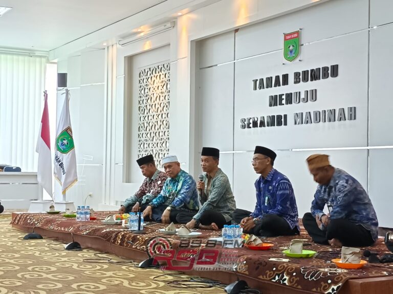 Sekda Ambo Sakka Lepas Kafilah Tanah Bumbu MTQN ke-34 Tingkat Provinsi Kalsel