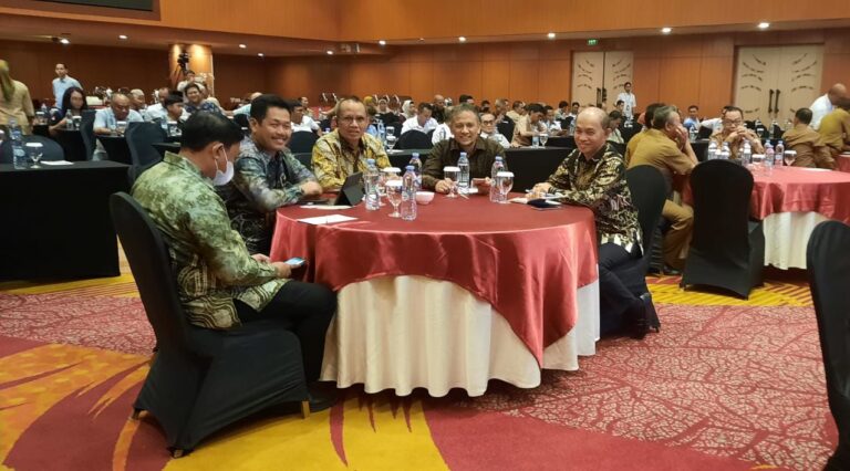 Sekda Ambo Sakka Hadiri Rakor Kelapa Sawit se-Kalimantan Selatan