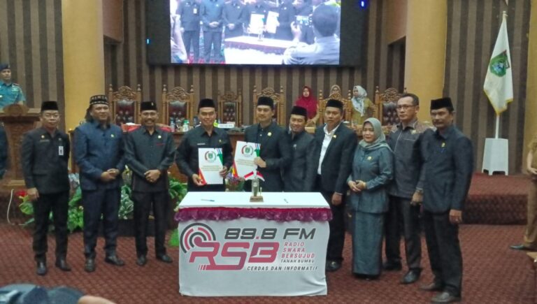 Semua Fraksi DPRD Tanah Bumbu Setujui Raperda APBD Perubahan Tahun 2023