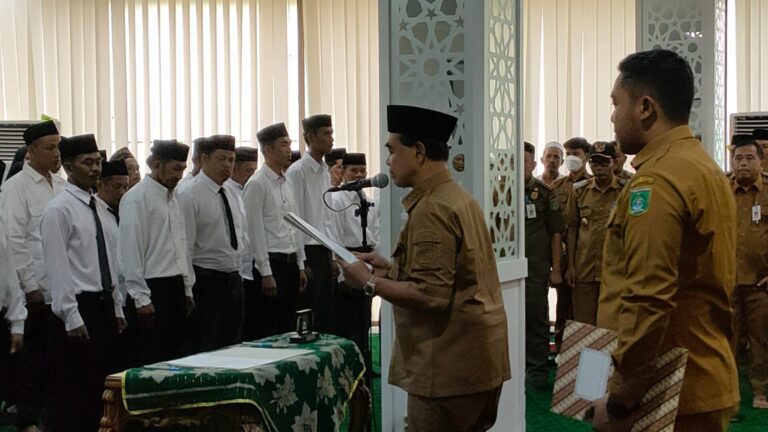 Bupati Zairullah Lantik 82 Anggota BPD dari Enam Kecamatan di Tanah Bumbu