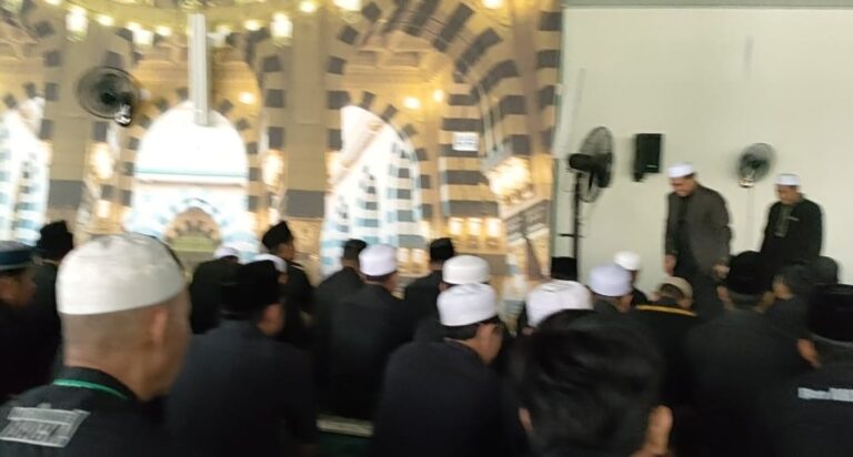 Abah Zairullah Mengimami Sholat Taubat dan Dhuha di Aula Serambi Madinah