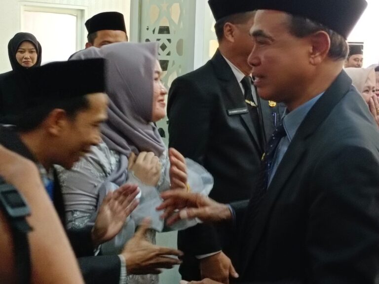 Abah Zairullah Lantik Eselon II, Hendra Wardani Kepala BPKAD Tanah Bumbu