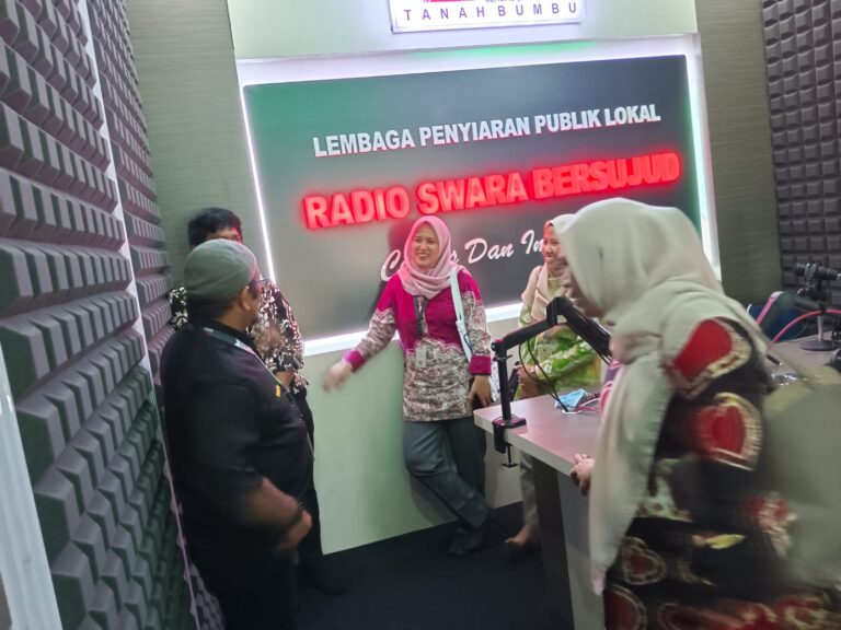 Diskominfo Prov Kalsel Kunjungi Radio Swara Bersujud Guna Bangun Sinergitas