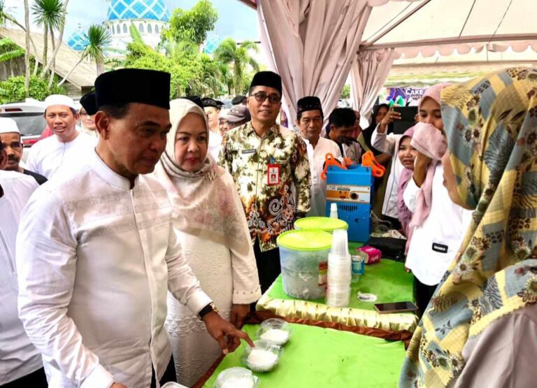 Bupati Abah Zairullah Borong Jualan UMKM di Ramadan Cake Fair 2024