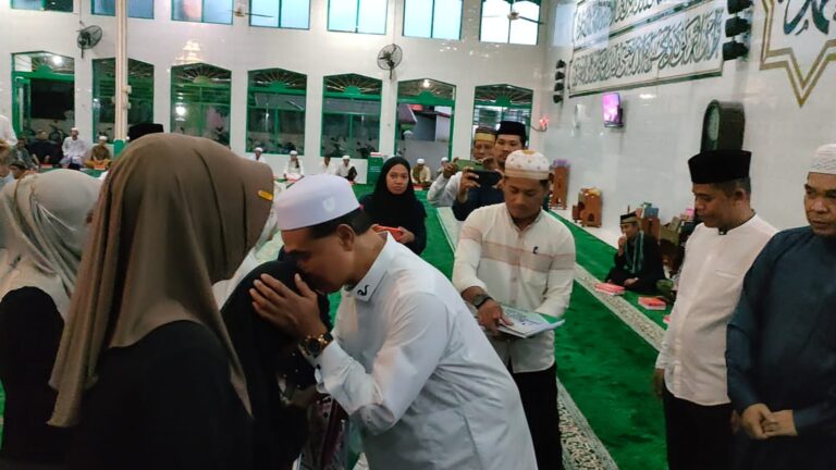 Hari Kelima Ramadhan, Abah Zairullah Kunjungi Tiga Masjid di Kusan Hilir