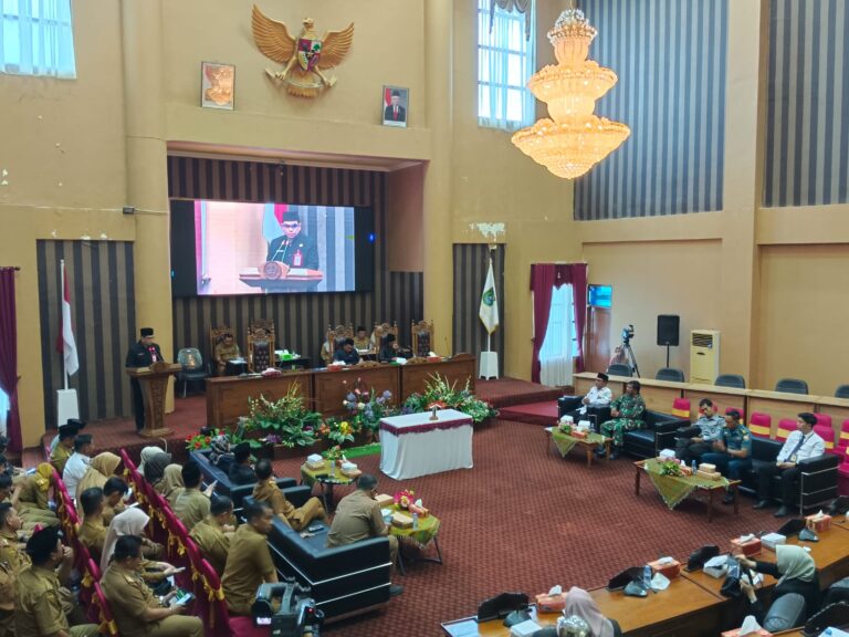 Bupati Sampaikan Tiga Buah Raperda, Satu Diantaranya Tentang Keolahragaan