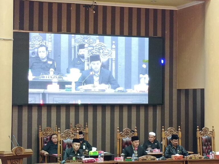 Raperda Bantuan Keuangan Partai Politik dan Keolahragaan Disetujui dalam Rapat Paripurna