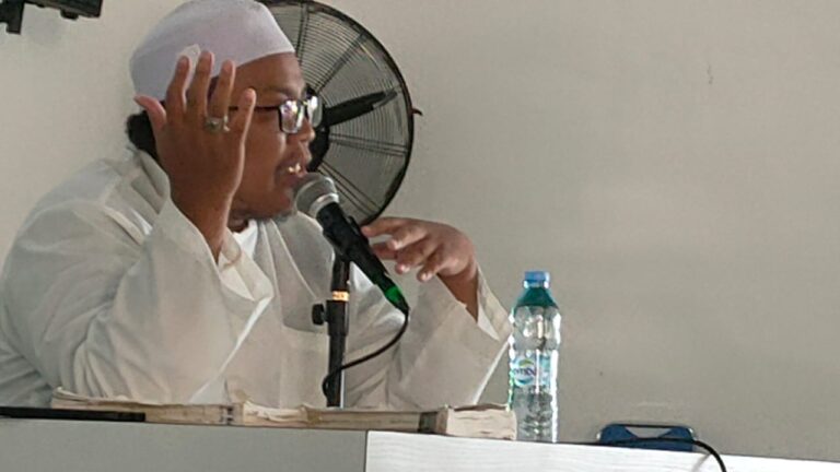 Ustadz Hiyatullah Ali Pimpin Sholat Dhuha Sekaligus Berikan Tausiyah