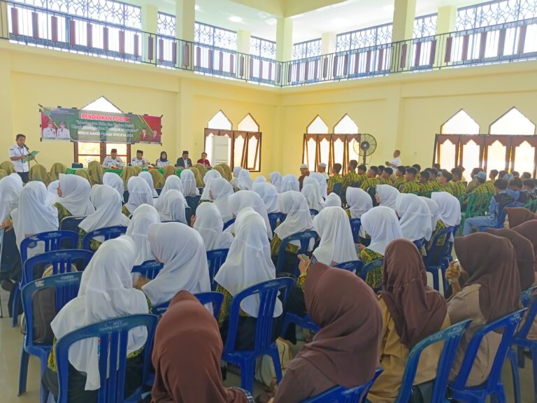 Ratusan Pelajar di Kusan Hilir Terima Pendidikan Politik