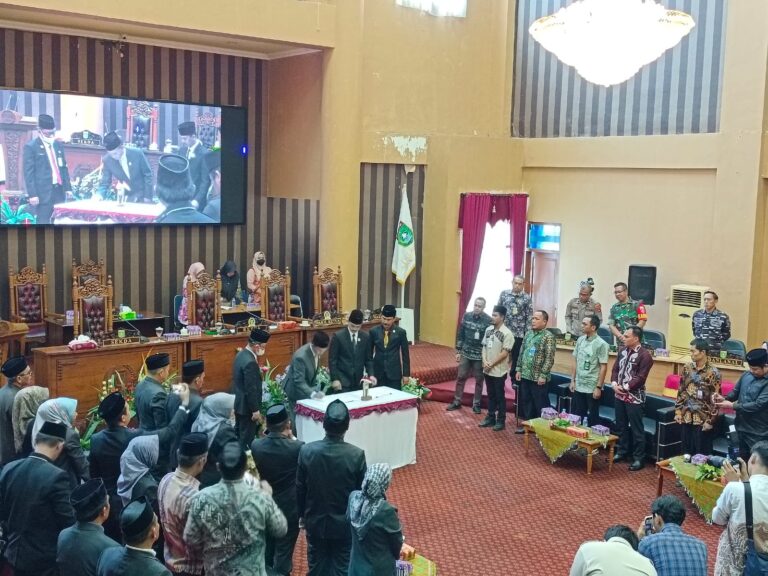 Pemkab Tanah Bumbu Tanda Tangani Nota Kesepakatan KUA PPAS Tahun 2025