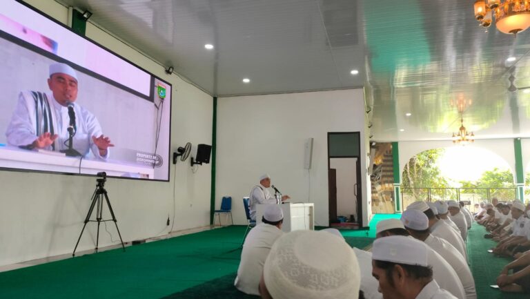 Arba Mustamir, Jemaah Sholat Dhuha Baca Surah Yasin 2 Arba Mustamir, Jemaah Sholat Dhuha Baca Surah Yasin