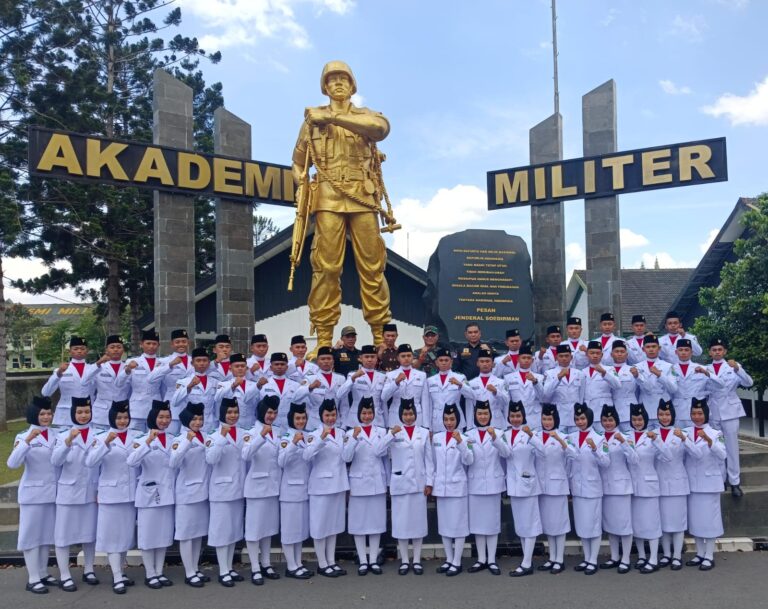 Sekda Ambo Sakka Pimpin Studi Wawasan Kebangsaan Paskibraka Tanah Bumbu Kunjungi Akademi Militer di Kota Magelang