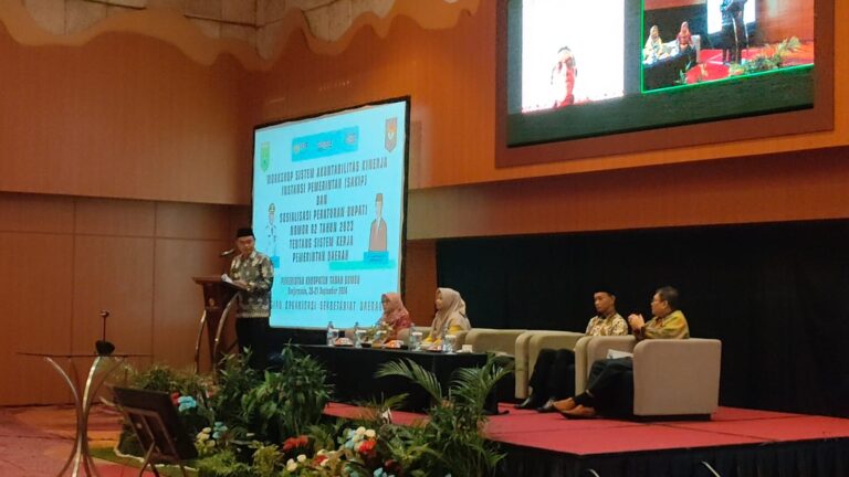 Bupati Tanah Bumbu Buka Workshop SAKIP, Minta Kategori B Bisa Jadi A