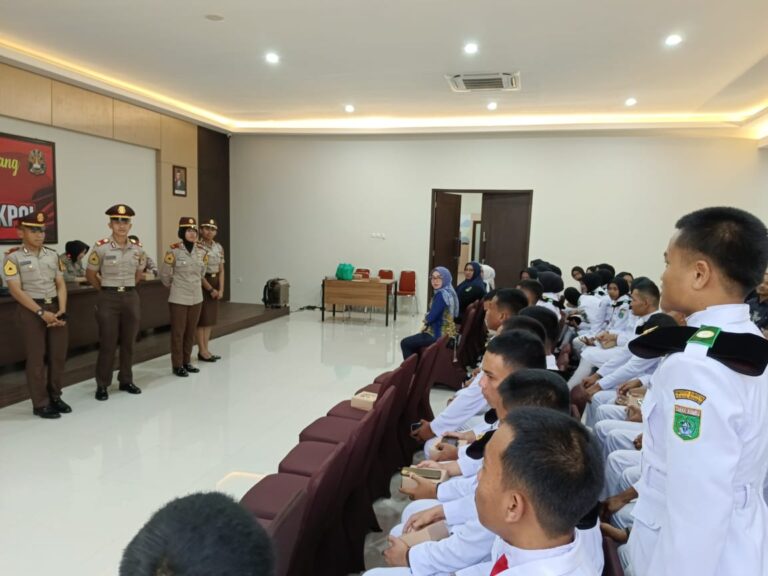 Taruna Akdemi Kepolisian Sambut Hangat Kunjungan Paskibraka Tanah Bumbu