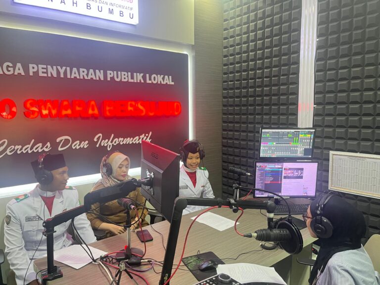 Paskibraka Angkatan XXI Berbagi Pengalaman Studi Wawasan Kebangsaan di Radio Swara Bersujud