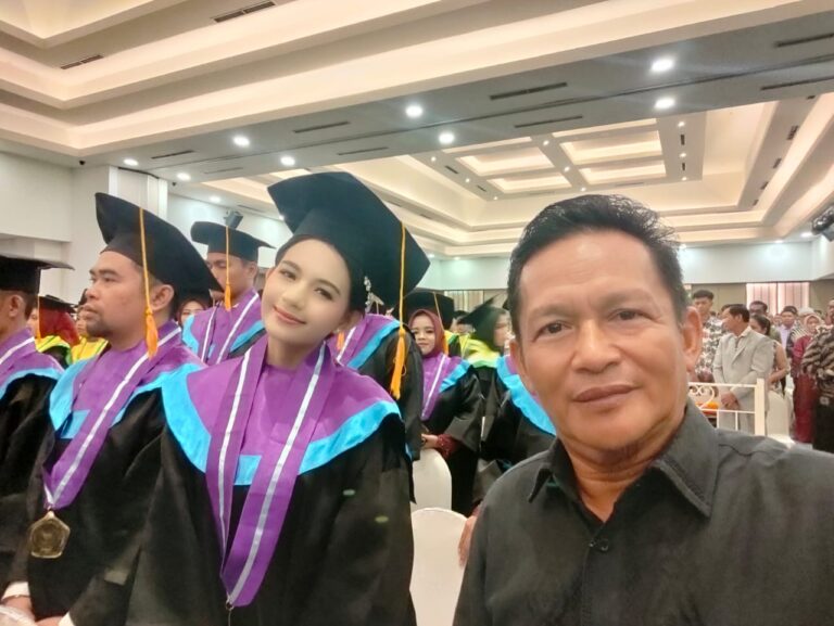 Penyiar RSB Tanah Bumbu Ikut Wisuda Diploma III Akparnas Banjarmasin